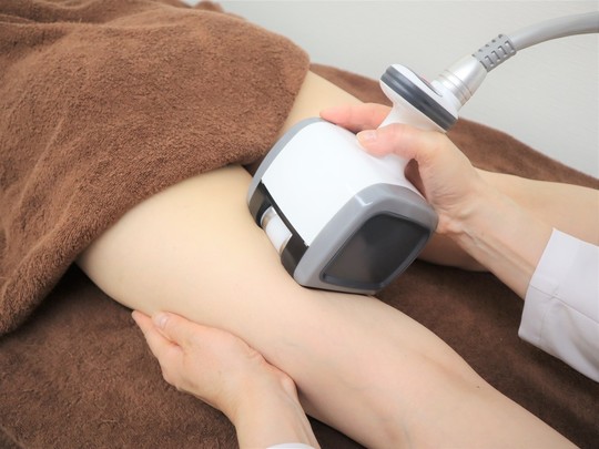 3D痩身キャビテーション＆サクションEMS - 耳つぼダイエット＆骨盤矯正